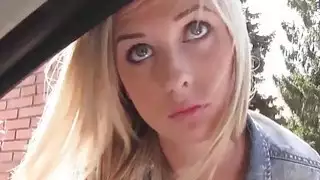 Blonde hitchhiker Vinna Reed getting her cunt banged outdoor